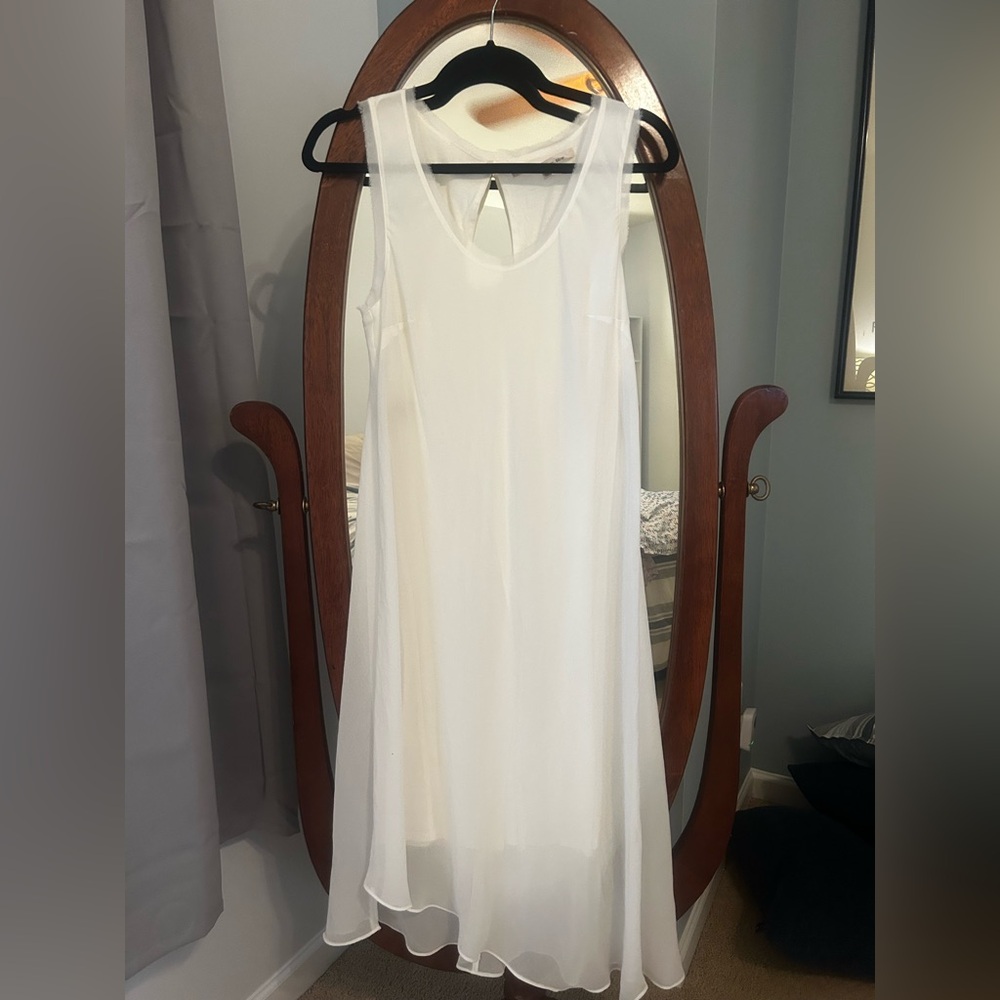 Gorgeous NWT. ethereal white Rachel Roy midi dress. Size Medium.